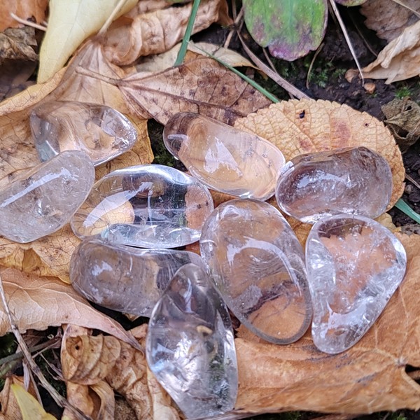 Tromlovaný kámen Záhněda – Listopadový průvodce uzemněním