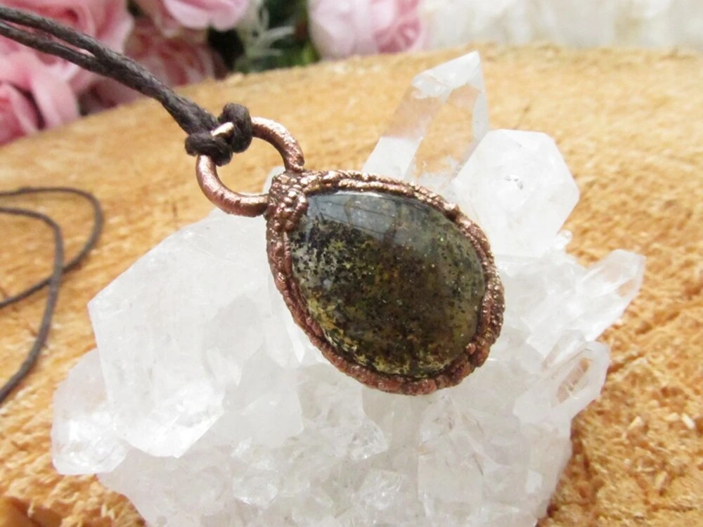 Amulet  Ochrany - Černý sluneční kámen