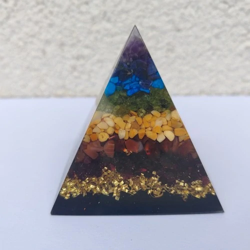 Orgonit Čakrová pyramida s extra silnou ochranou z pravých kamenů 
