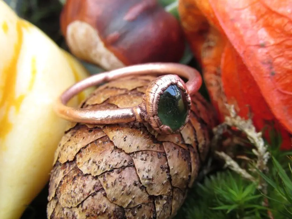 Amulet "Miluji..." - prsten se zeleným turmalínem