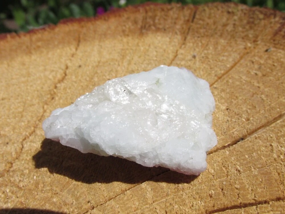 Rubelit (růžový / červený turmalín) v křemeni - Pomocník v lásce, 14 gr, AA kvalita