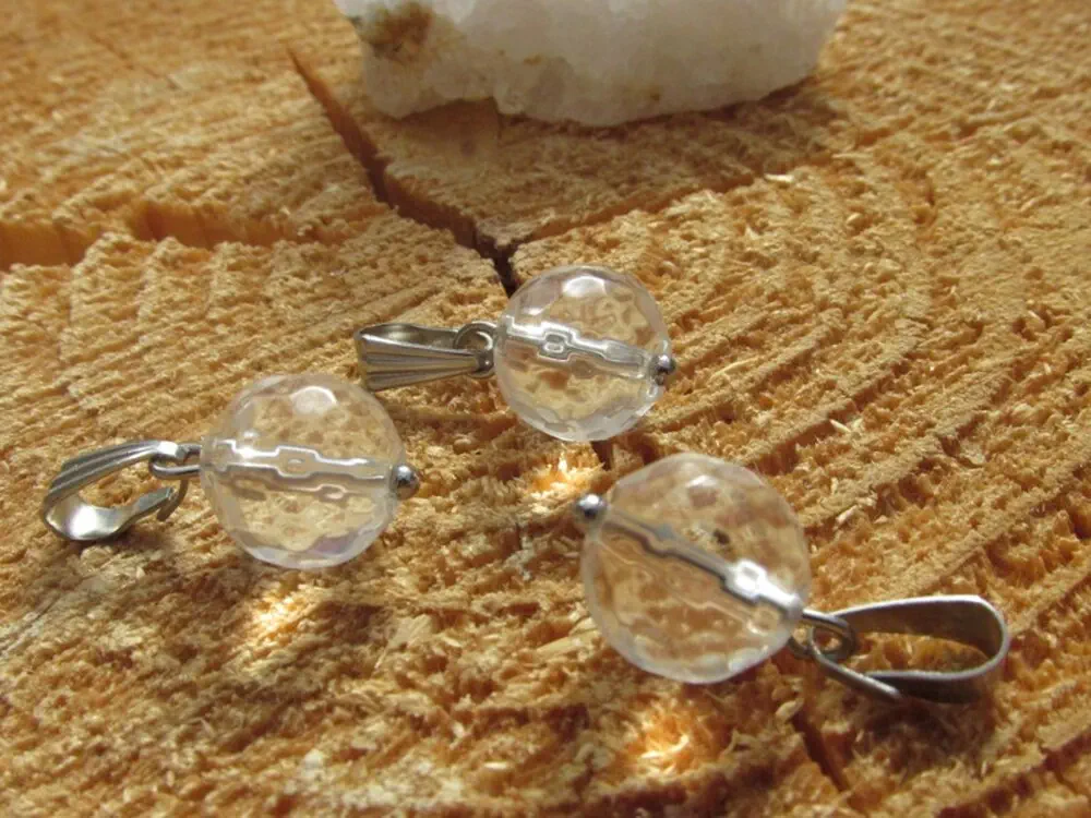 Křišťálový přívěsek - kulička broušená, 10mm