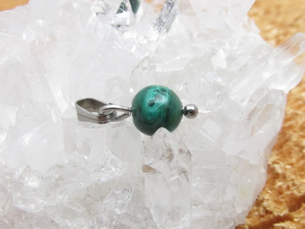 Malachitový přívěsek - kulička hladká, 6mm