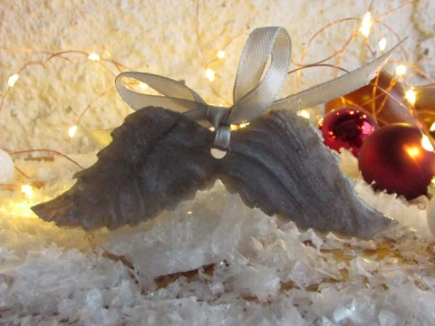 Vánoční orgonitová andělská křídla - stříbrně zářivá s vločkami pravého plátkového zlata