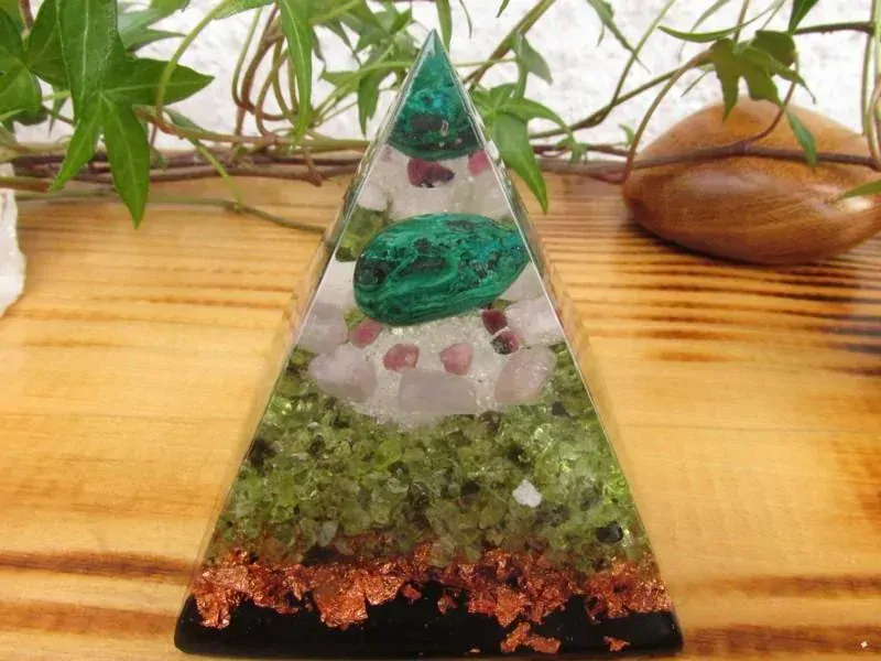 Orgonitová pyramida - Aktivace 4. čakry "Láska & Rovnováha & Léčení"