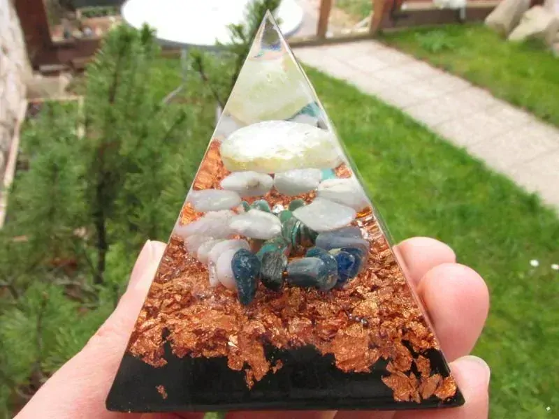 Orgonitová pyramida - Aktivace 5. čakry "Telepatie & Komunikace & Tvořivost"