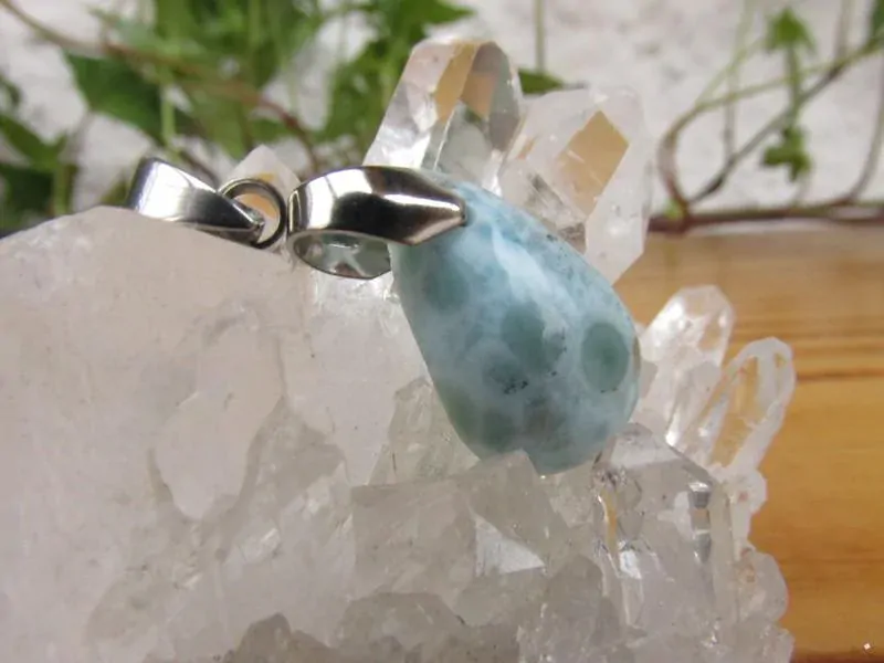 Přívěsek larimar "Z radosti delfínů"#03