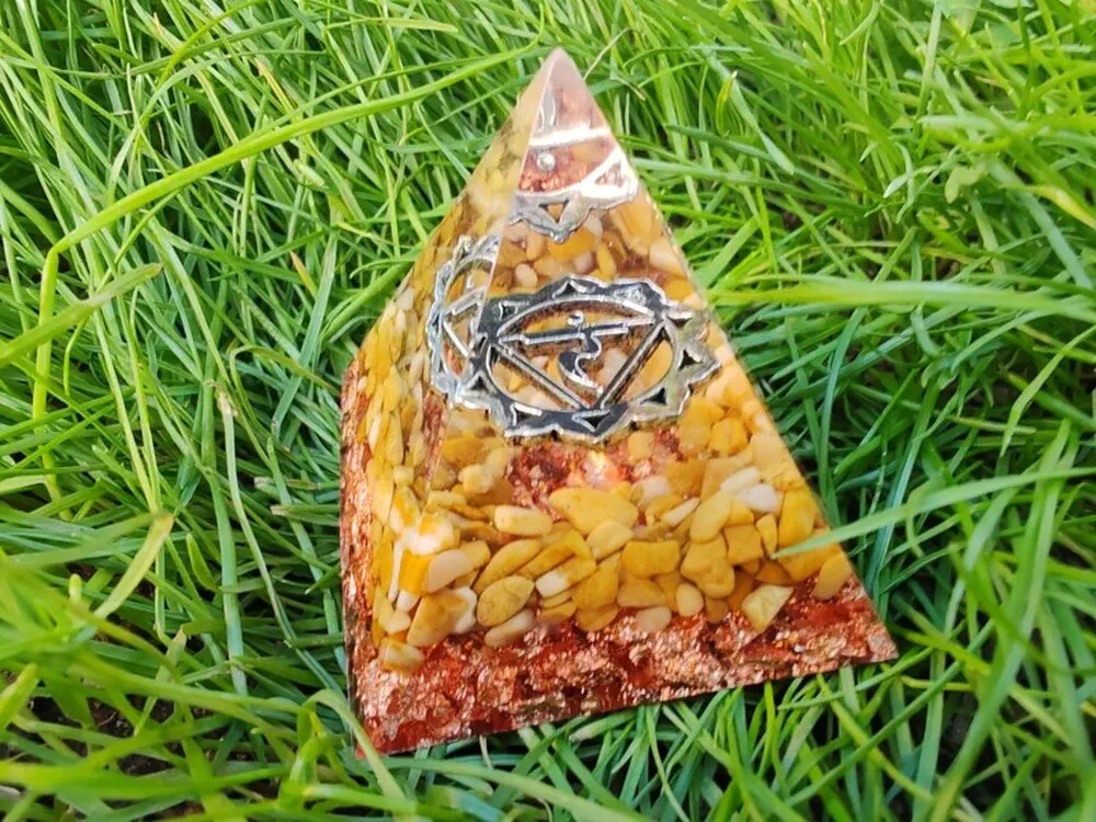 Orgonitová pyramida "Já dělám" - čakra Solar Plexus