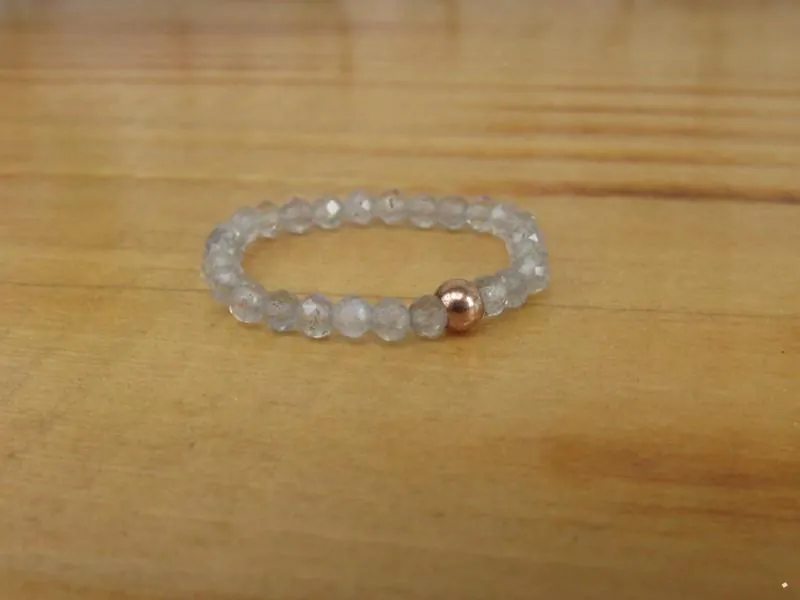 Prsten - Labradorit - kuličky broušené 2mm - "Do hloubi duše"