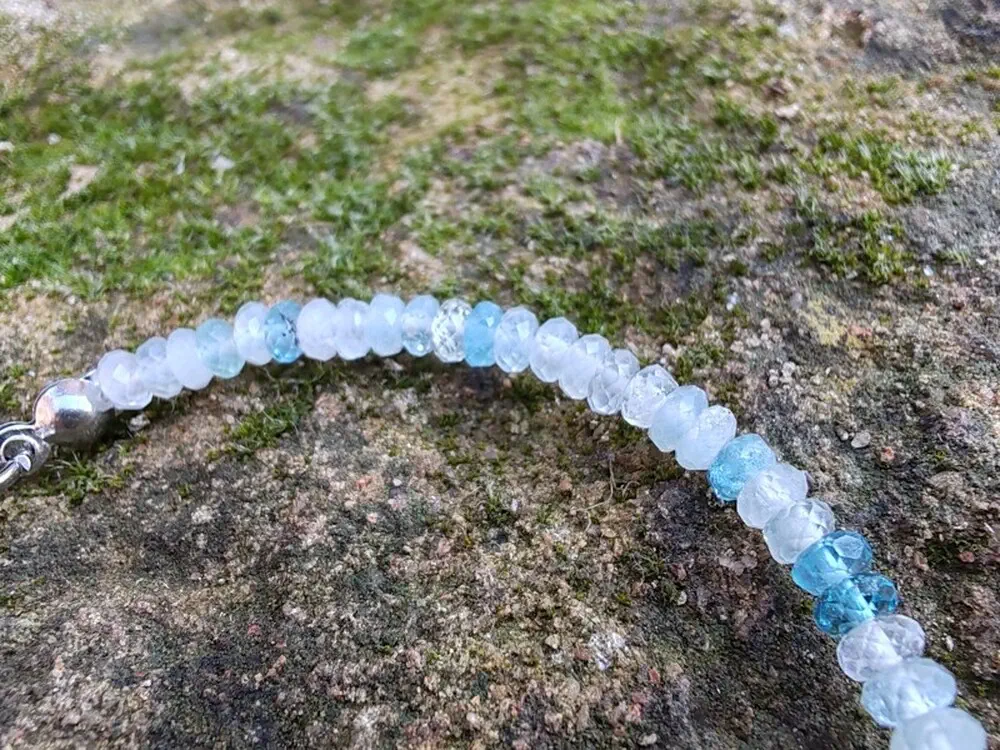 "Prozření pro duši" akvamarínový náramek, broušené rondelky, 3,8mm