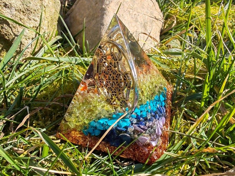 Orgonit "Pod ochranou archanděla Metatrona", dosah cca 6  metrů