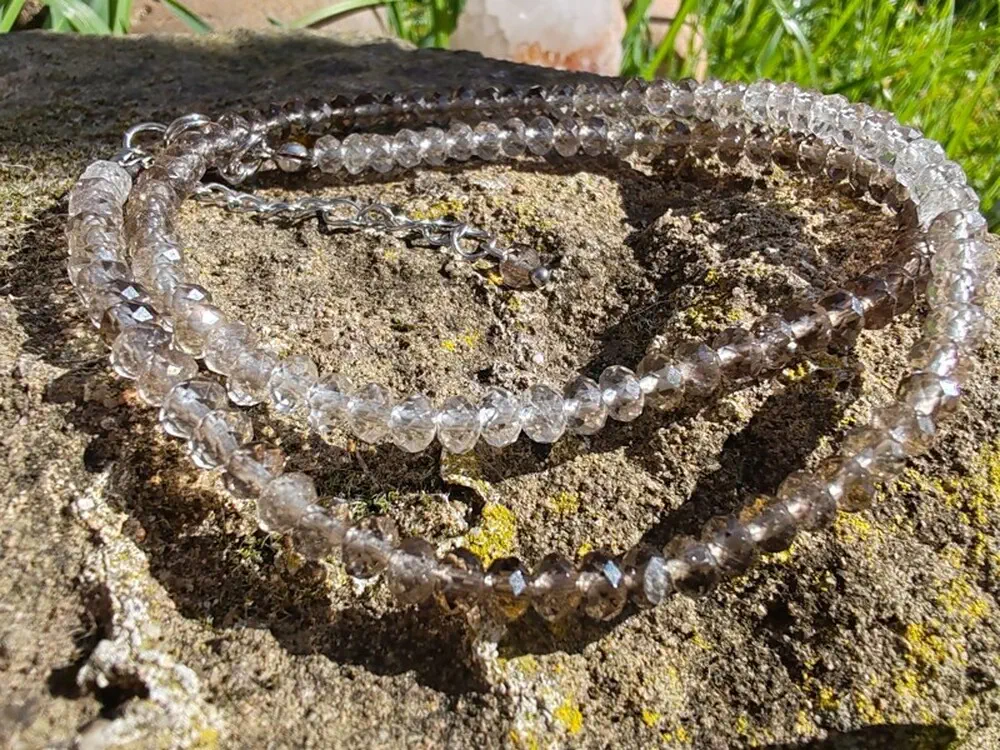 Náhrdelník Záhněda broušené rondelky - "Spojení se světem za oponou"