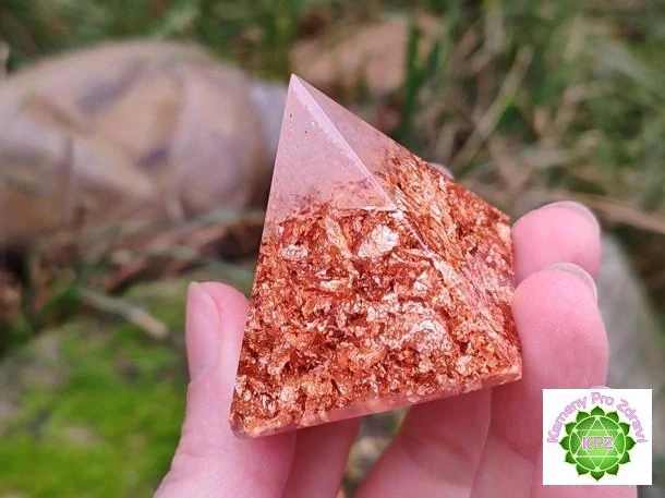 Orgonit - Dárek k nákupu nad 500,-"Čistá láska" orgonit pyramida, dosah cca 4 metry