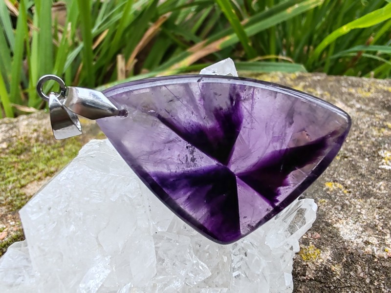 "Galaxie Klidu" - přívěsek Hvězdný ametyst, kabošon *1