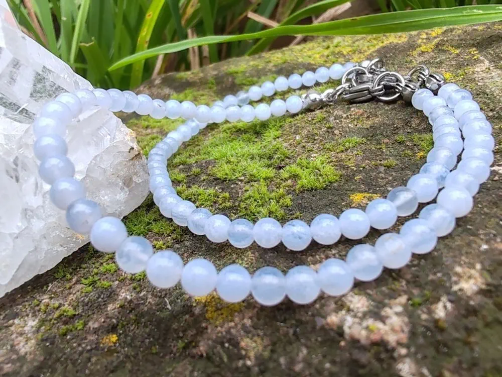 "Krajka snů" náramek krajkový chalcedon, hladké kuličky 3,5mm
