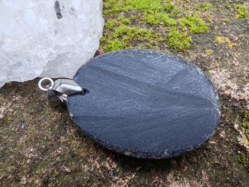 "Hvězdný klíč duše" - přívěsek černý achát s drúzou, kabošon & nerez ocel *3