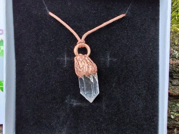 Amulet "Duchovní pomocník" lemurský krystal, surový křišťál + dárková krabička