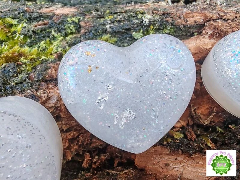 Dárek k nákupu nad 500,- "Něžný květ Lásky" - něžně sněžné orgonitové srdíčko