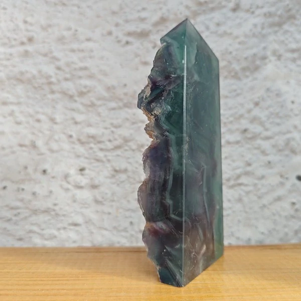 Přírodní fluoritový obelisk s krystalickou dutinou – zelenomodrý minerální hrot *2
