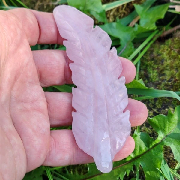 Vyřezávané růženínové pírko - Talisman lásky, něhy a aromaterapie *9