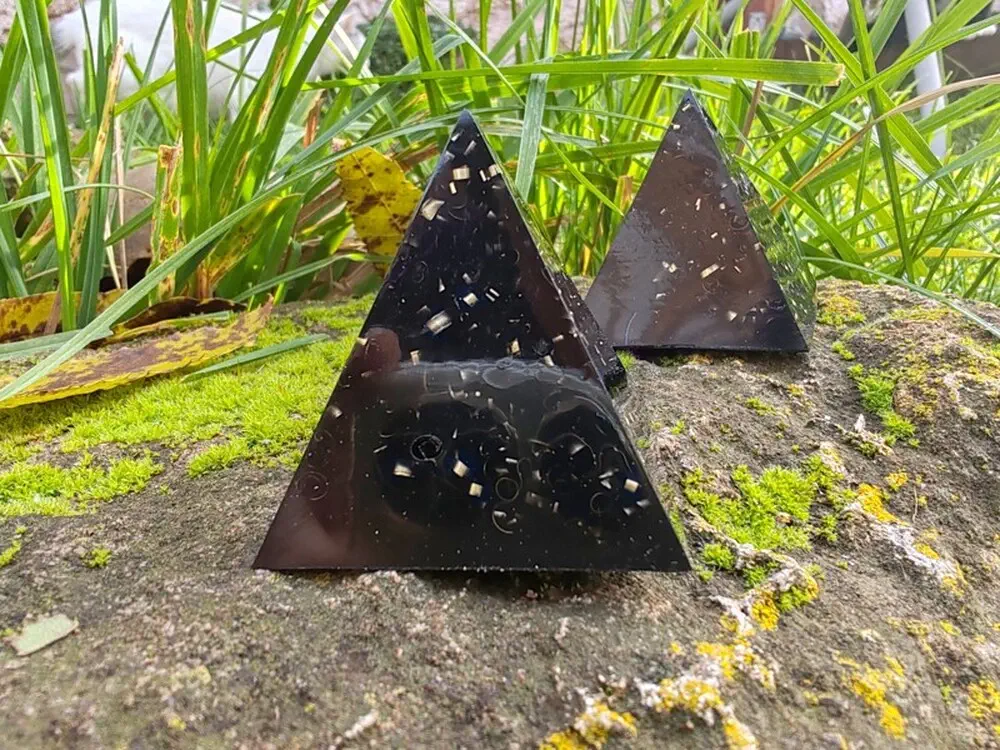 Orgonitová pyramida - Šungit 4x4cm
