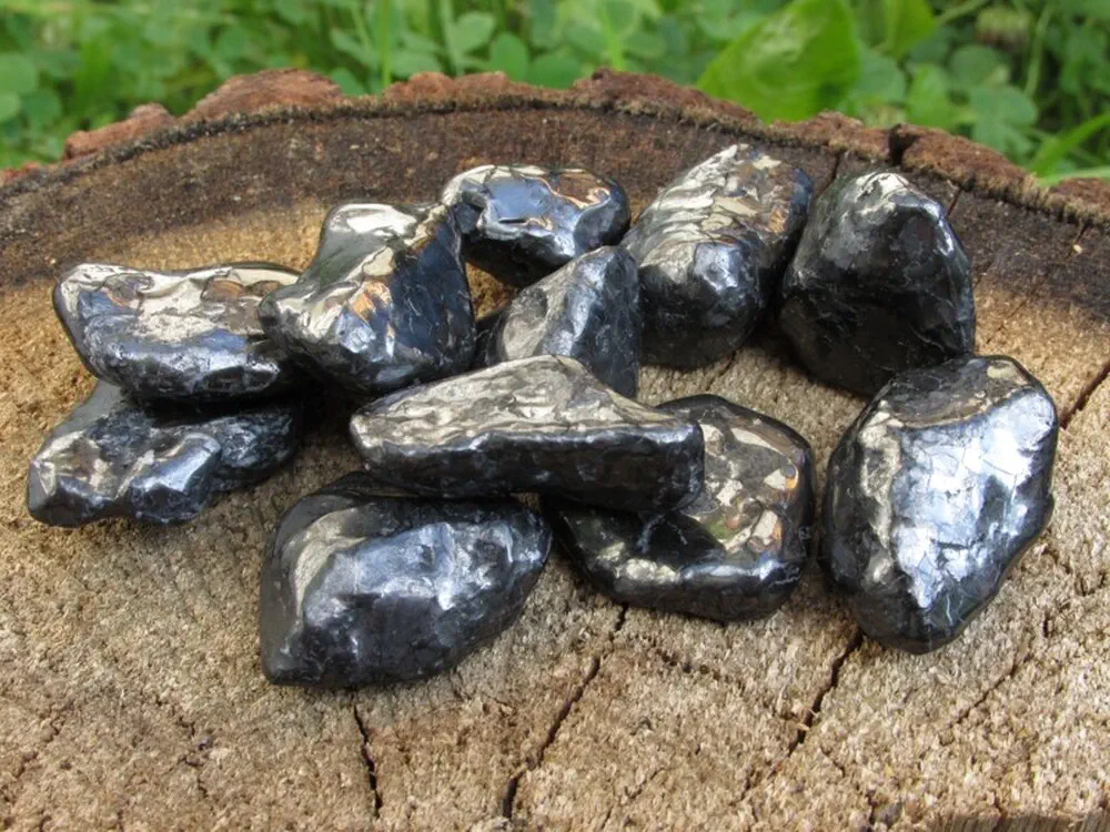 Šungit tromlovaný volný leštěný, 5-10g