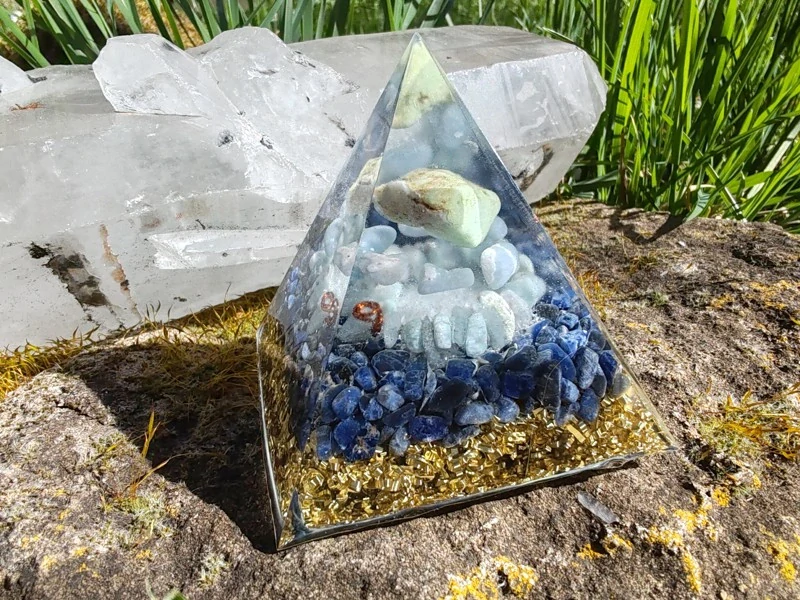 Orgonitová pyramida "Sebevědomí & Rozhodnost pro Ryby"