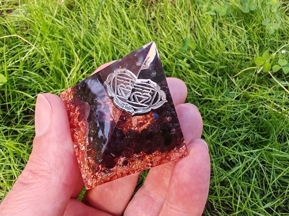 Orgonitová pyramida "Já jsem" - kořenová čakra
