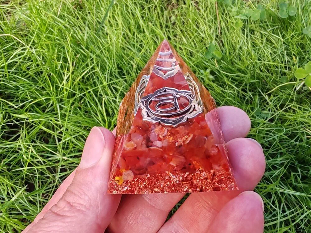 Orgonitová pyramida "Já cítím" - sakrální čakra