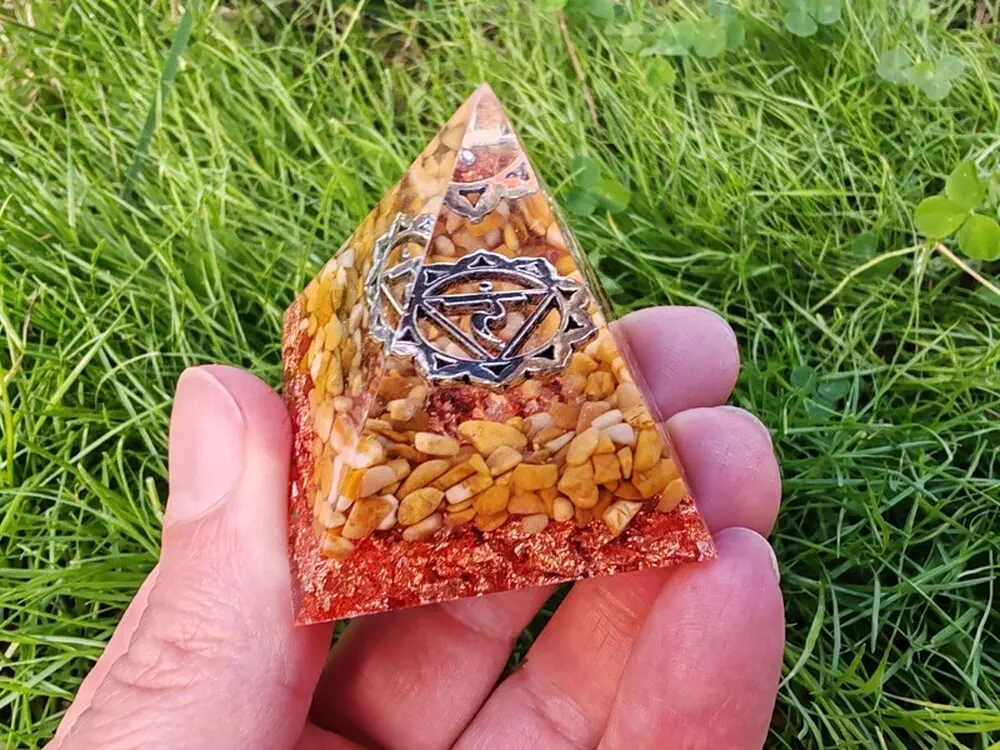 Orgonitová pyramida "Já dělám" - čakra Solar Plexus
