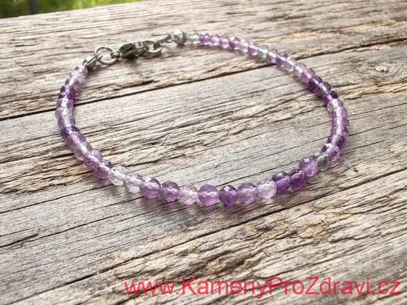 Náramek - Fluorit - kuličky broušené 3,3mm - "Hlava v oblacích"
