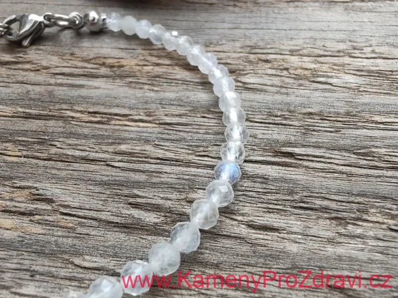 "Intuice a Jemnost" náramek duhový měsíční kámen, broušené kuličky 3,6mm