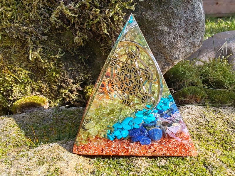 Orgonit "Pod ochranou archanděla Metatrona", dosah cca 6  metrů