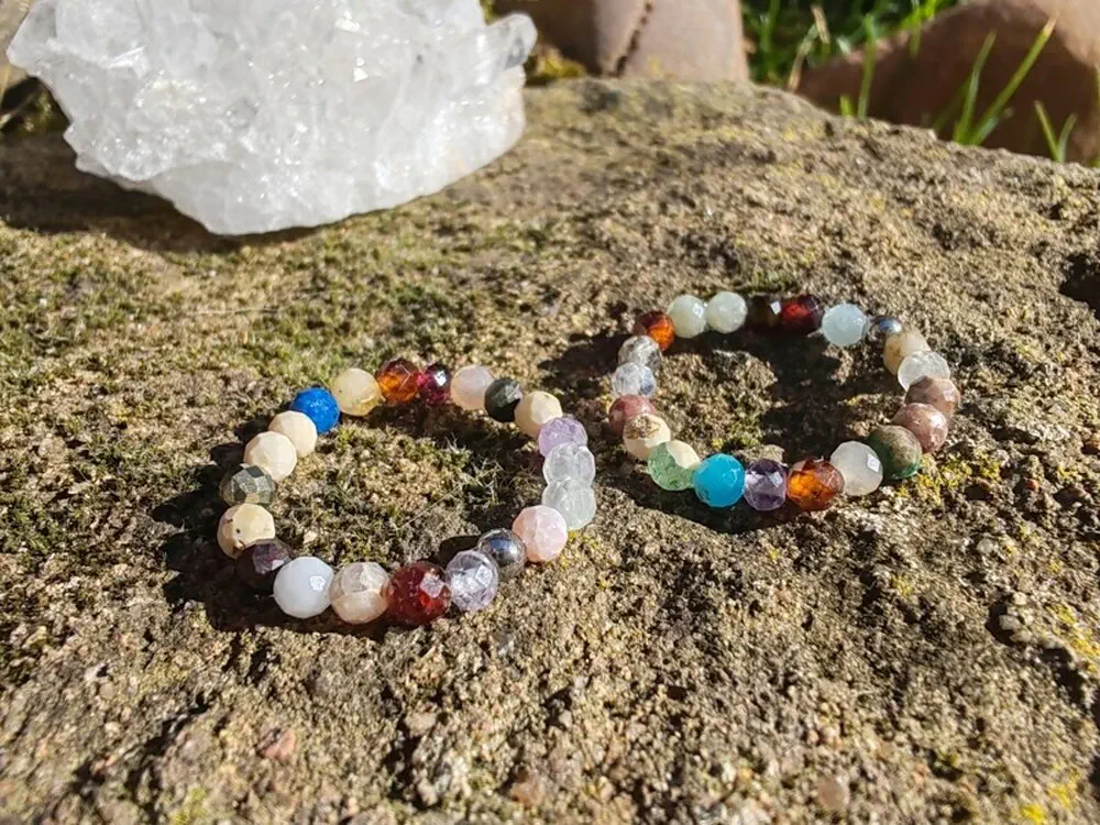 "Pestré kamenné překvapení" - prsten z broušených kamenů, 3,3mm