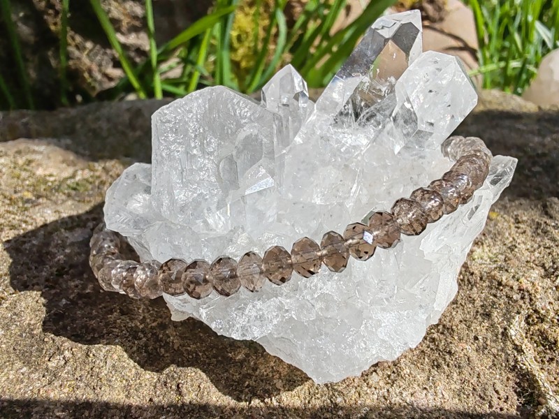 Náramek Záhněda broušené rondelky - "Spojení se světem za oponou"