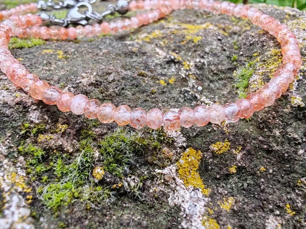 "Elixír radosti" náramek sluneční kámen broušené rondelky 3mm