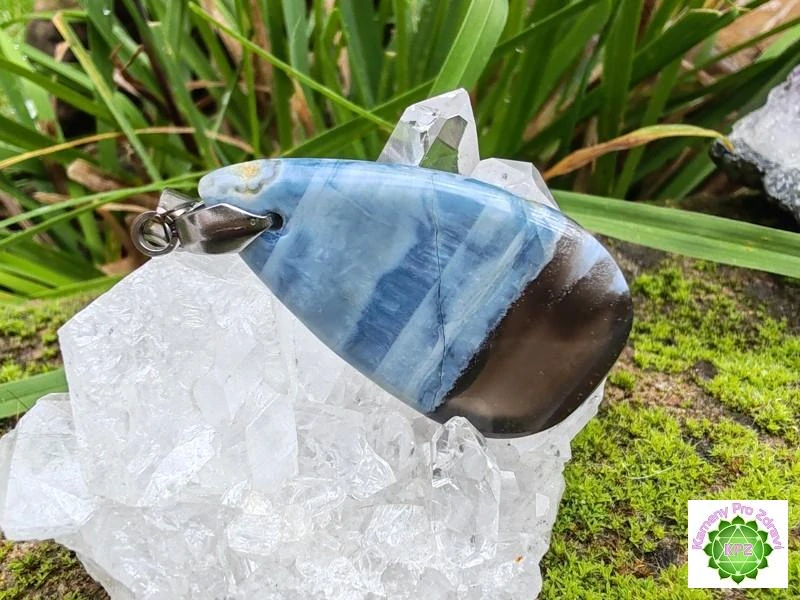 "Nebeský Dotek" přívěsek modrý Owyhee opál kabošon *11