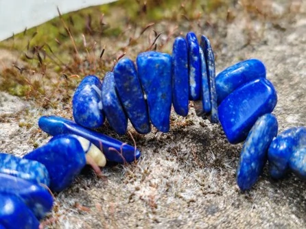 "Moudrost a pravda" Lapis lazuli náramek z extra velkých zlomků