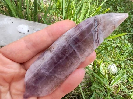 Pírko z ametystového achátu – Andělský talisman harmonie, vhledu a bezpečí *2