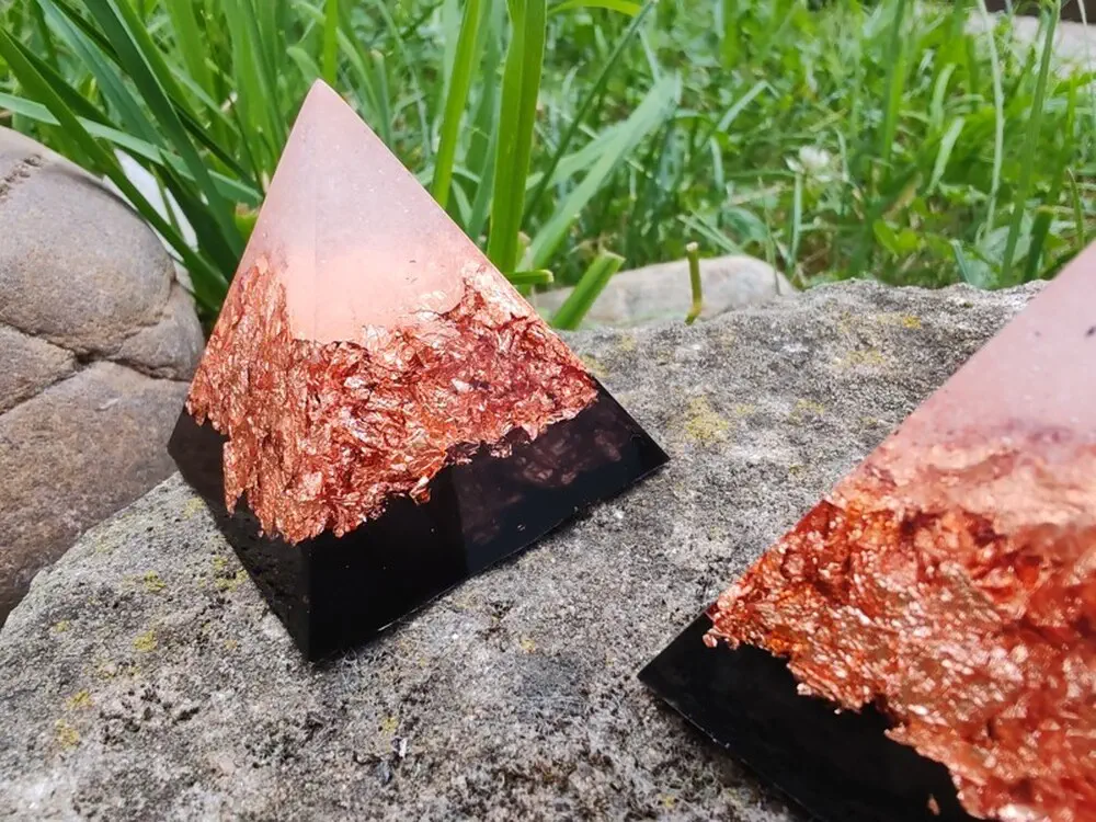 "Čistá láska & Ochrana" orgonit pyramida, dosah cca 4 metry