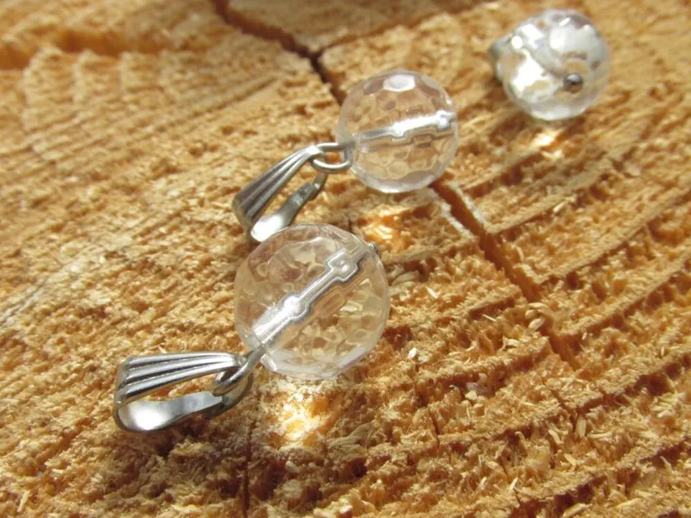 Křišťálový přívěsek - kulička broušená, 10mm