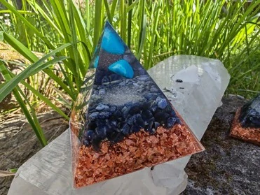 DÁREK k nákupu "Pro hluboké meditace a sny" II, orgonitová pyramida, dosah cca 5metrů