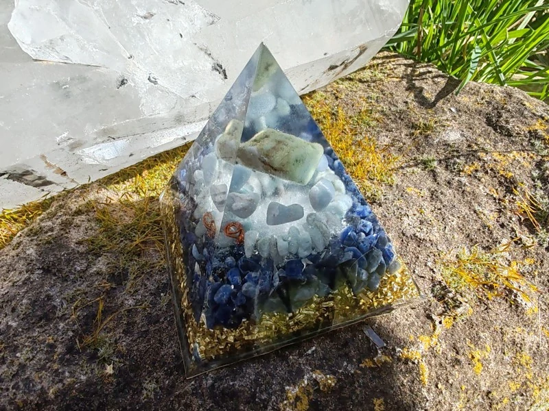 Orgonitová pyramida "Sebevědomí & Rozhodnost pro Ryby"