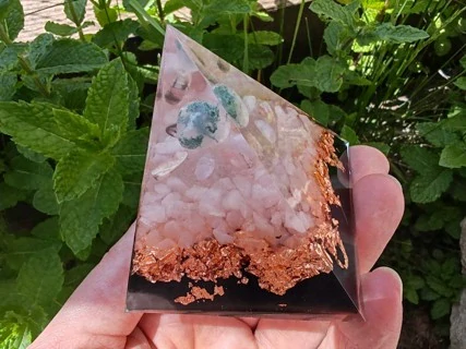 Orgonitová pyramida "Otevřenost & Vytrvalost pro Býka"