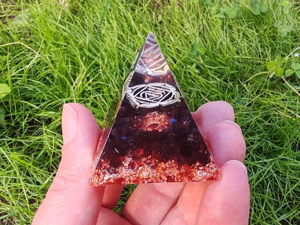 Orgonitová pyramida "Já jsem" - kořenová čakra