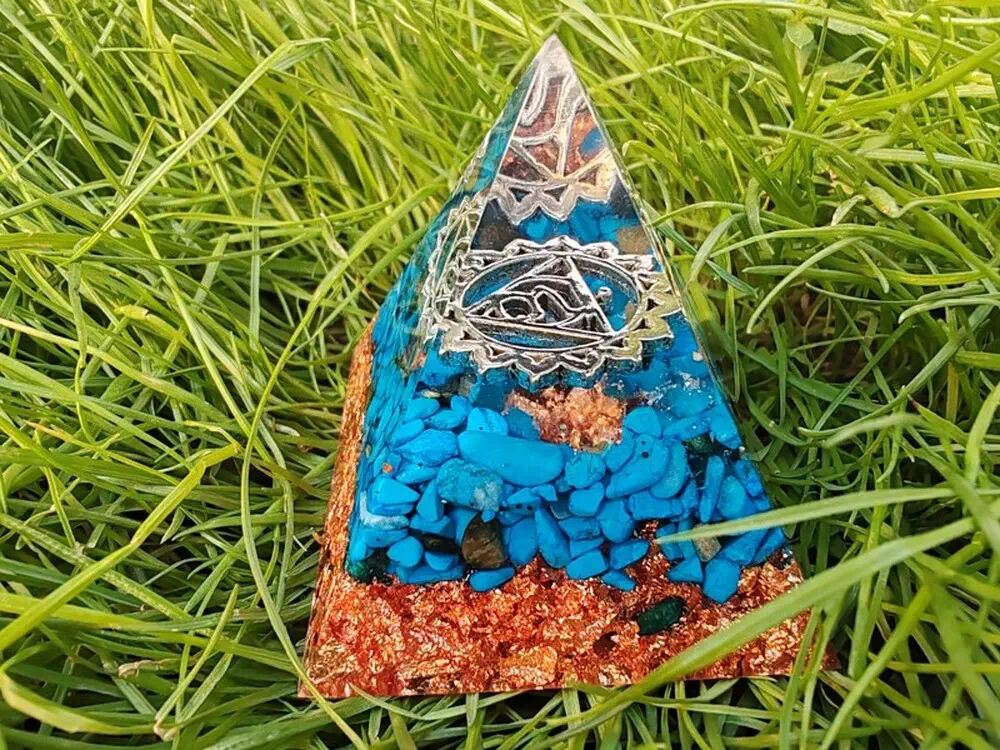 Orgonitová pyramida "Já mluvím" - krční čakra