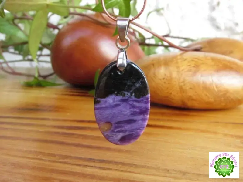 Přívěsek Čaroit kabošon- Andělské pohlazení *41