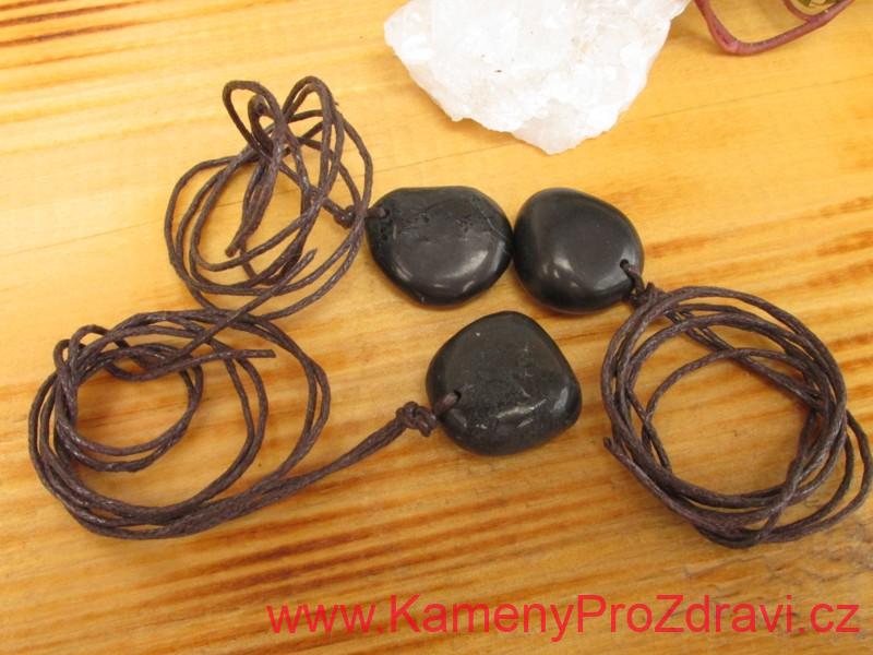 Dárek k nákupu nad 1.200,- Přívěsek Šungit - Ochránce před negativní energií a elektrosmogem - Střední