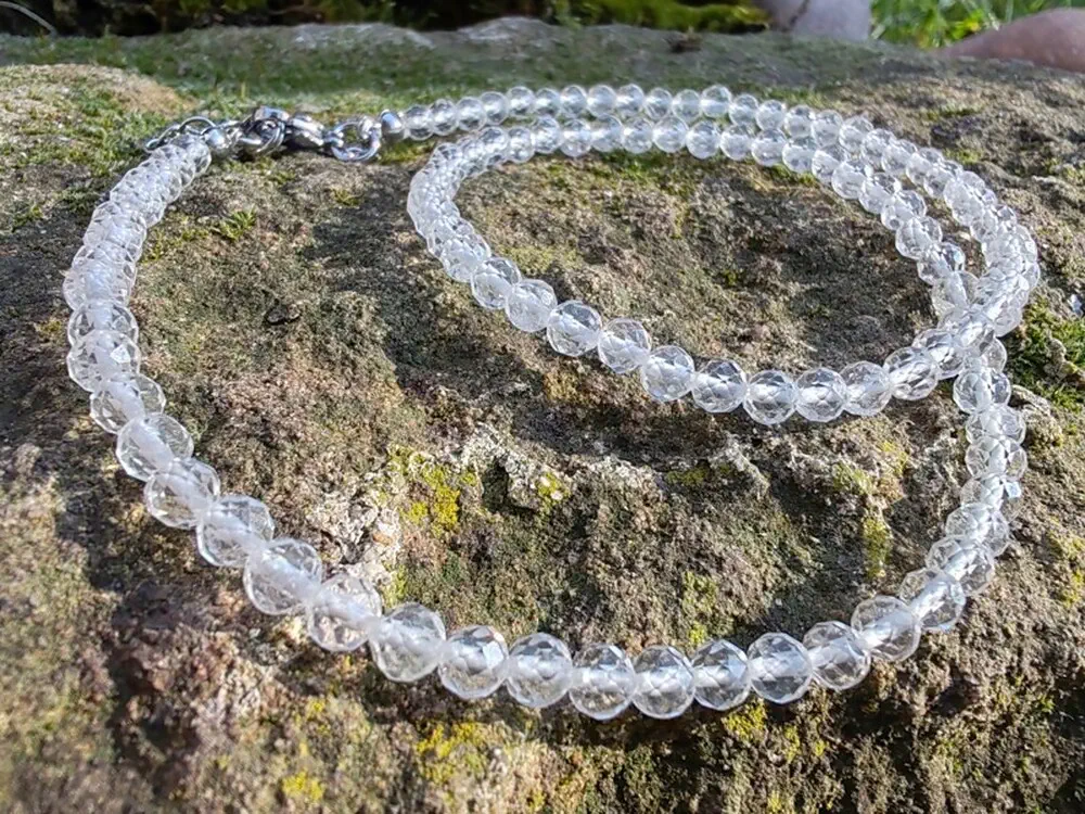 "Zrcadlo duše" náhrdelník Křišťál, broušené kuličky 4mm