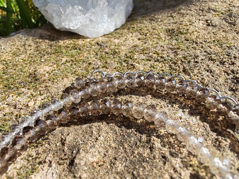 Náhrdelník Záhněda broušené rondelky - "Spojení se světem za oponou"